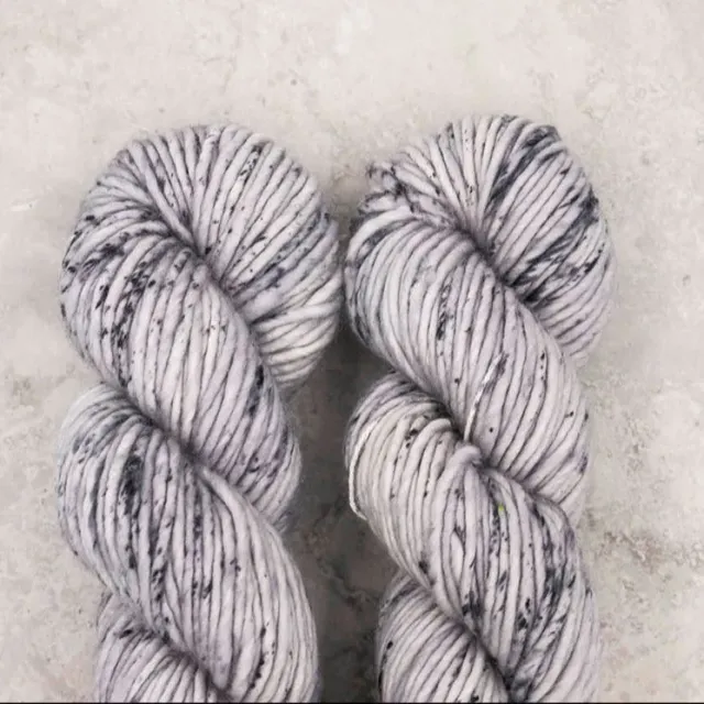 Madelinetosh Biggie Astrid Grey Wolle 82m Super Bulky