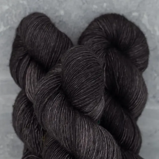Madelinetosh Tosh Merino Light Strickgarn Horror Hostess