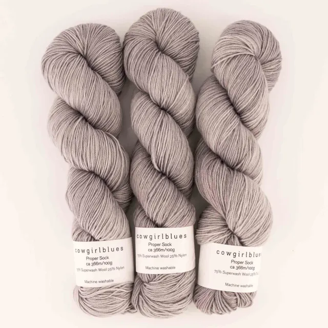 Cowgirlblues Proper Sock Silver Fox Sockenwolle grau