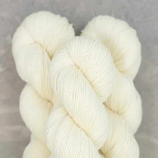 Madelinetosh Twist Light Natural Wolle 384m ungefärbt