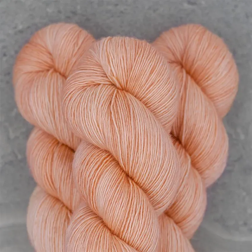 Madelinetosh Twist Light Pink Clay Garn 384m Fingering