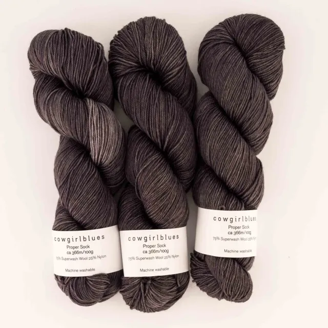 Cowgirlblues Proper Sock Charcoal Sockenwolle dunkel