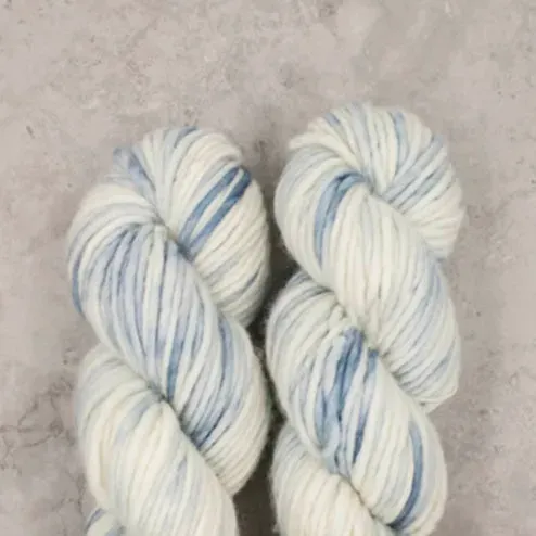 Madelinetosh Biggie Super-Bulky-Wolle Sky Wash 82m Merino