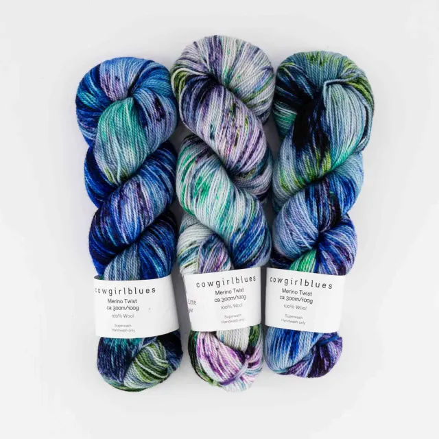 Cowgirlblues Merino Twist Say a Little Prayer Wolle blaugrün