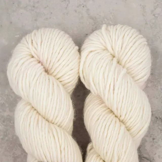 Madelinetosh ASAP Garn Natur ungefärbt Super Bulky