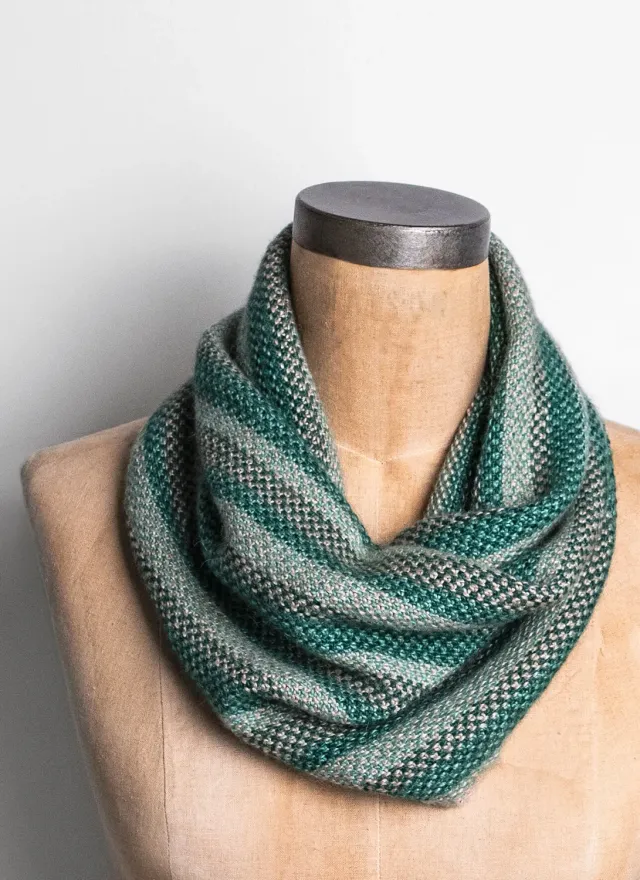 Blue Sky Fibers Lexington Cowl Strickanleitung 3-farbig