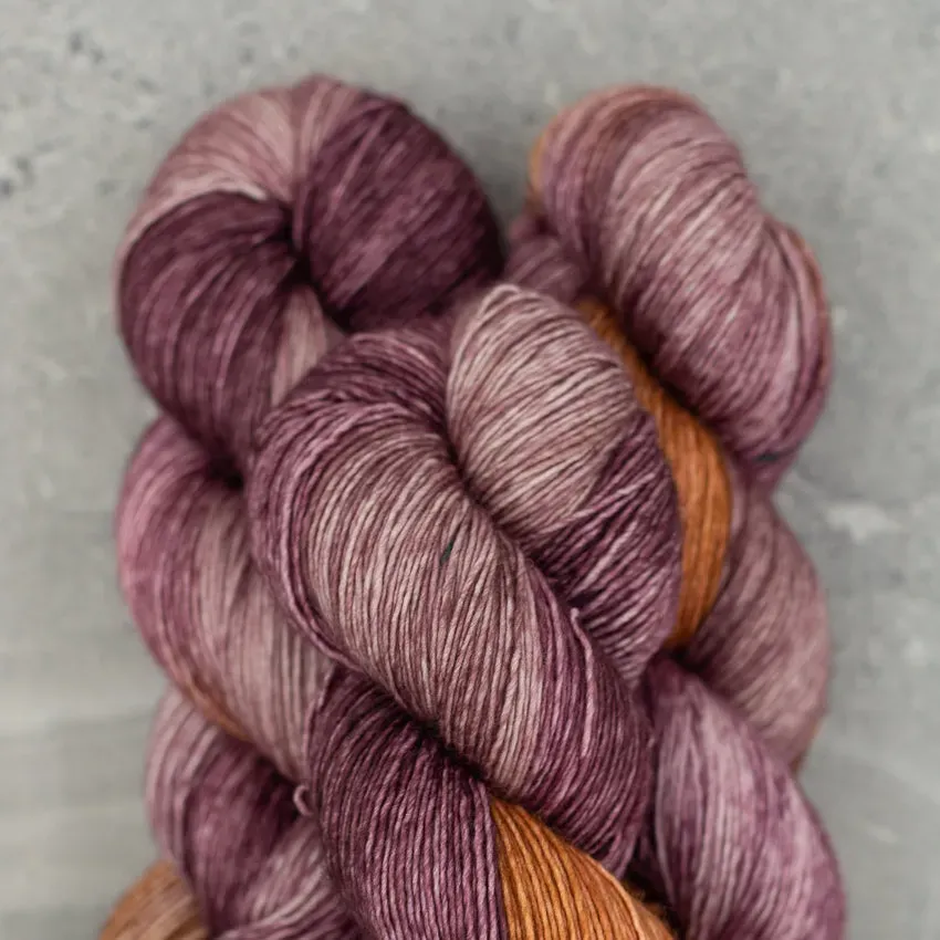 Madelinetosh Tosh Merino Light Love the Wine You're With Wolle