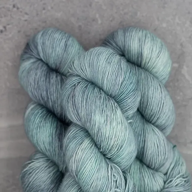 Madelinetosh Tosh Vintage Celadon Wolle 1 Strang Worsted