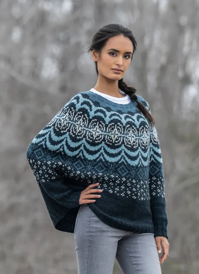 Blue Sky Fibers Supernovae Swoncho Poncho Strickanleitung