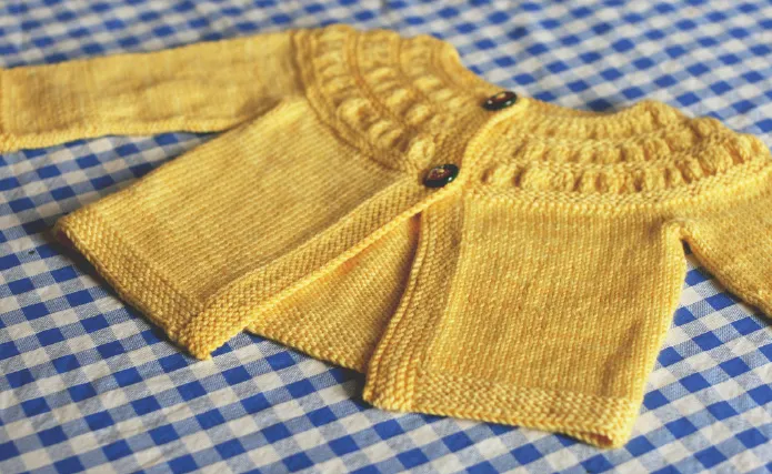 Madelinetosh Tiny Tea Leaves PDF Strickanleitung Cardigan Kinder