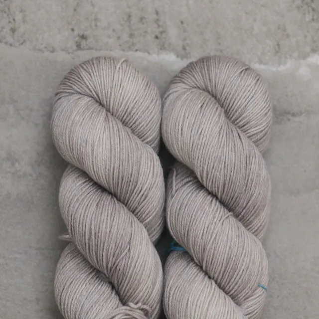 Madelinetosh Twist Light Astrid Grey Wolle Fingering