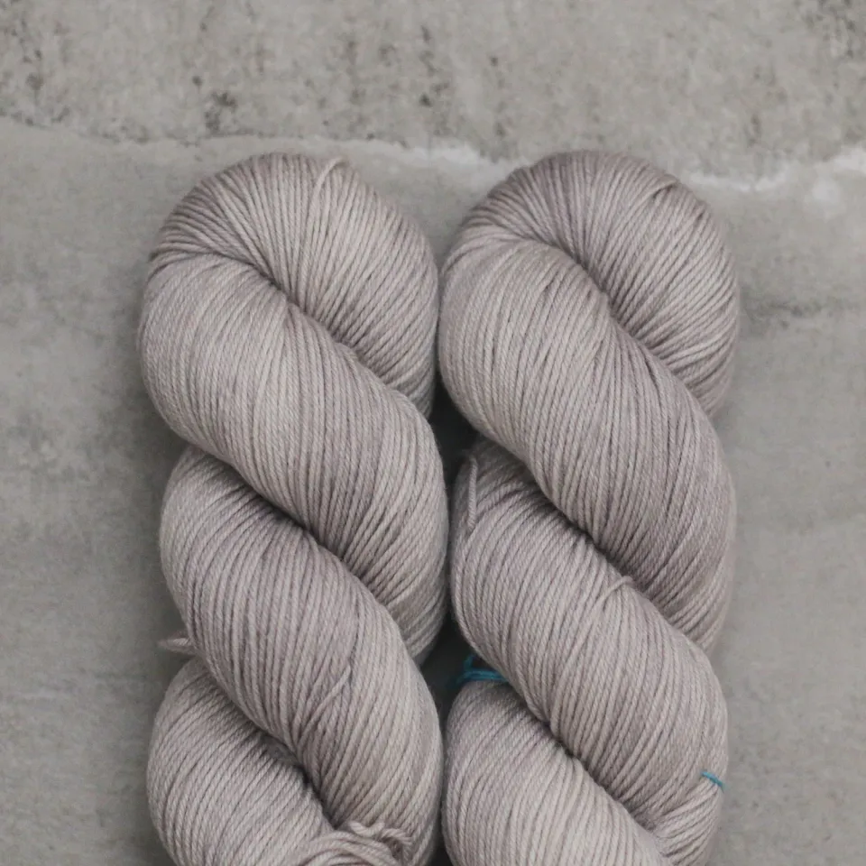 Madelinetosh Woolcycle Sport Astrid Grey Sport Garn 300m
