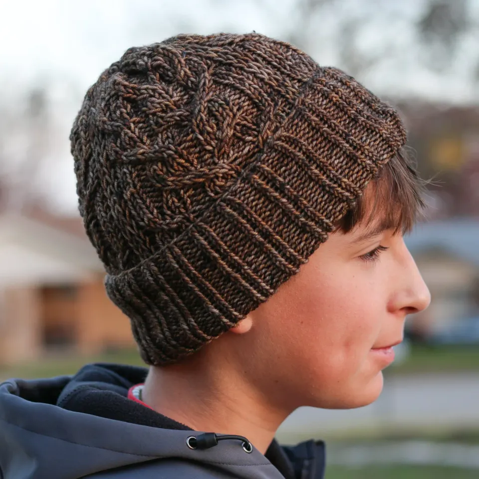 Madelinetosh Solo Hike Hat Strickanleitung PDF Zopfmütze