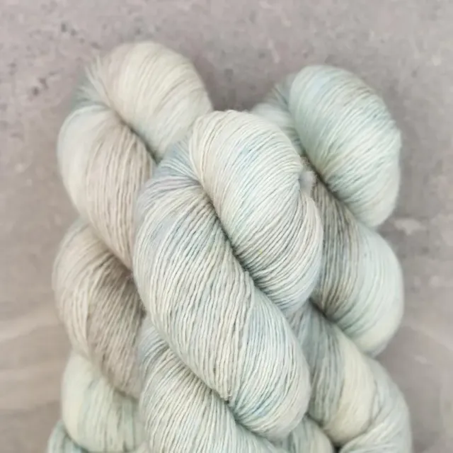 Madelinetosh Tosh Sock Hepburn Sockengarn 1 Strang Merino