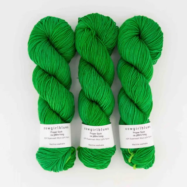 Cowgirlblues Proper Sock Evergreen Sockenwolle handgefärbt