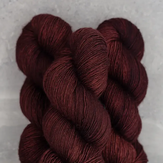 Madelinetosh Tosh Merino Light Wolle Oscuro Fingering 384m