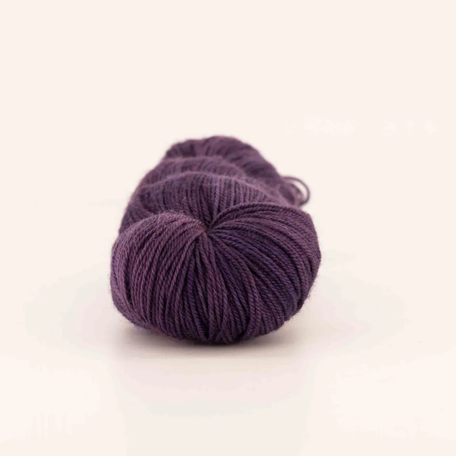 Cowgirlblues Proper Sock Aubergine Sockenwolle 100g uni