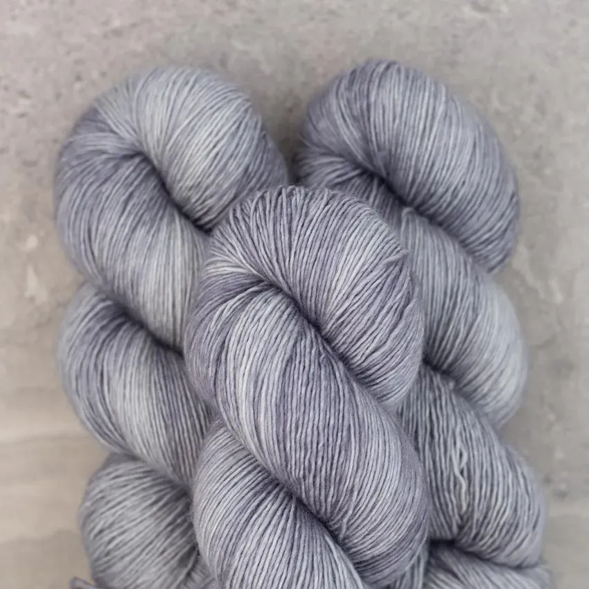 Madelinetosh Twist Light Great Grey Owl Sockengarn 384m