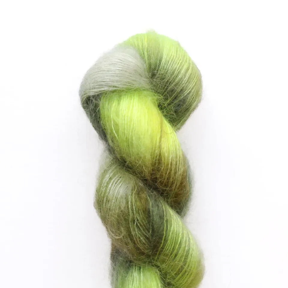 Madelinetosh Silk Cloud Kodama Lacegarn 302m Flausch