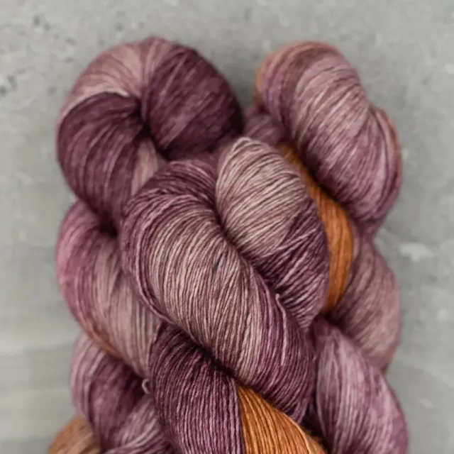 Madelinetosh Tosh Sock Sockengarn Love the Wine You're With Merino