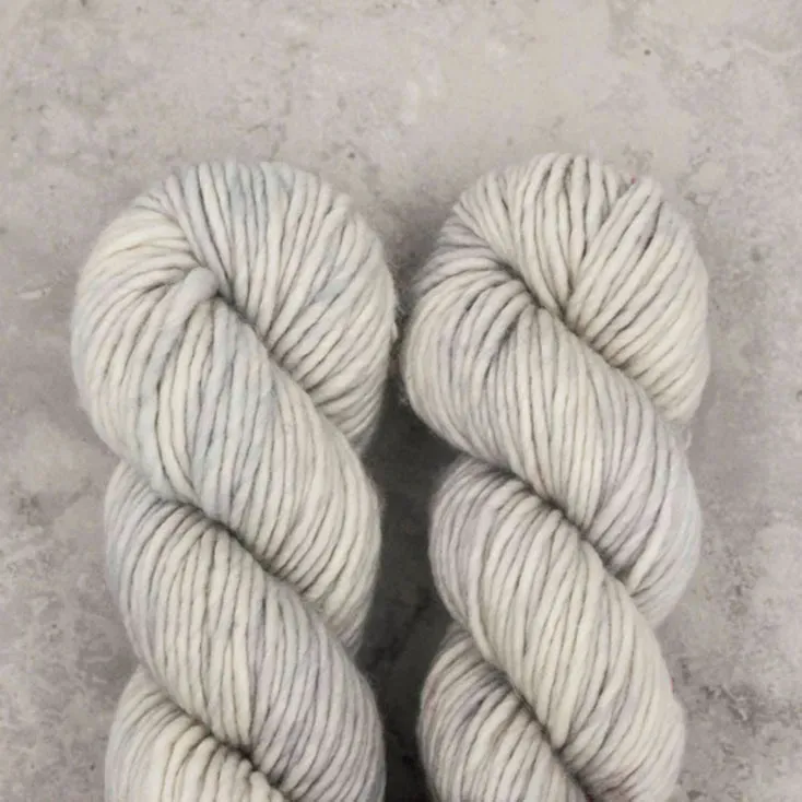 Madelinetosh Biggie Farmhouse White Wolle Chunky