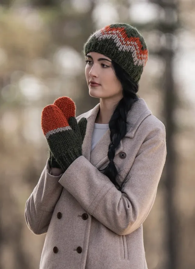 Blue Sky Fibers Classic Series Grand Portage Hat & Mitts Anleitung Set