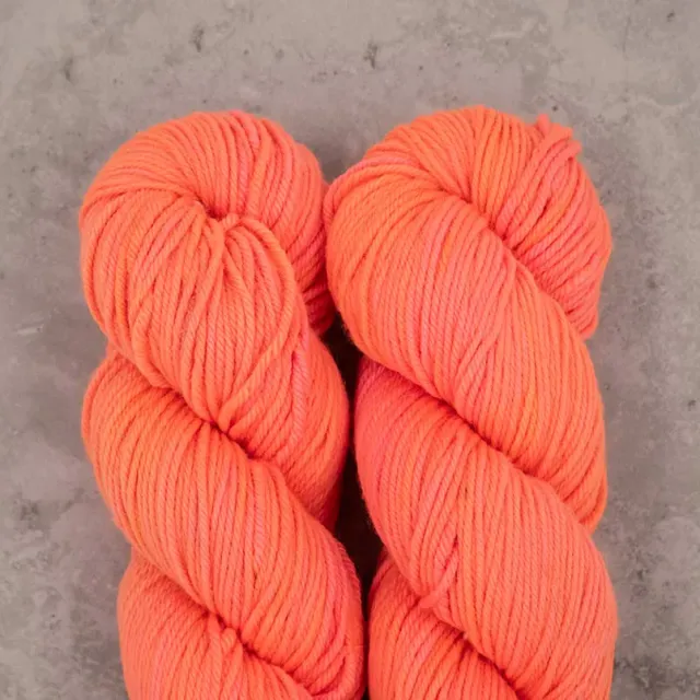 Madelinetosh Tosh DK Neon Peach Wolle 205m Superwash
