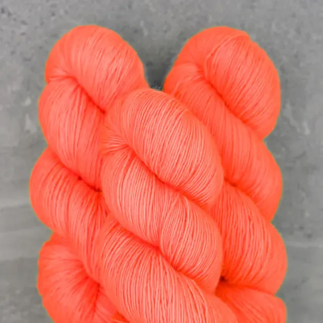 Madelinetosh Twist Light Wolle Neon Peach 384m Nylon