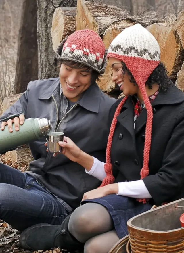 Blue Sky Fibers Boy Meets Girl Hats Mützenanleitung