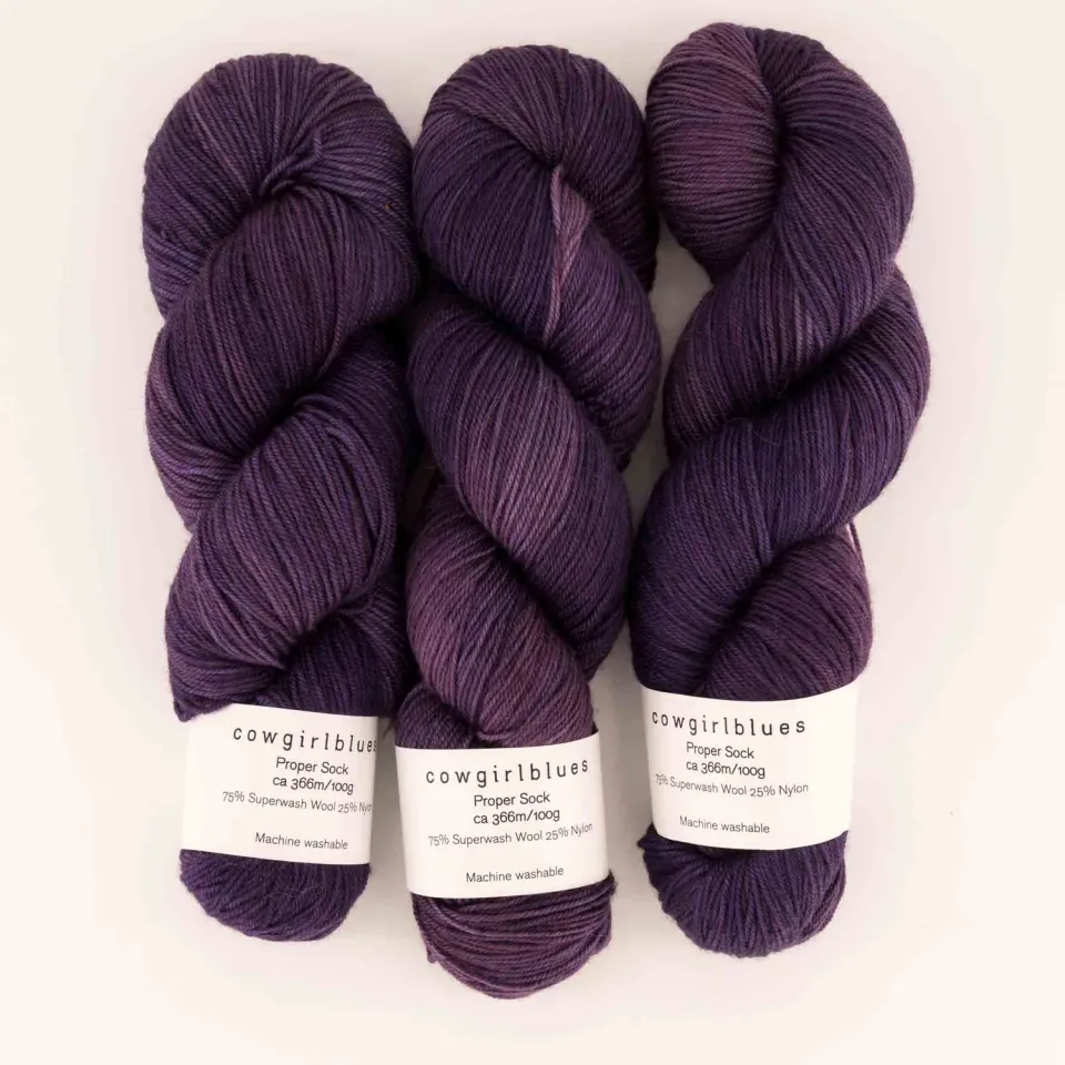 Cowgirlblues Proper Sock Aubergine Sockenwolle 100g uni