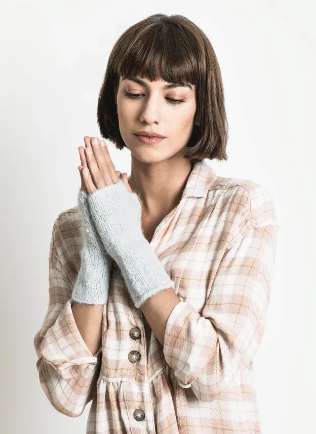 Blue Sky Fibers Brushed Suri Mitts Strickanleitung Stulpen gratis