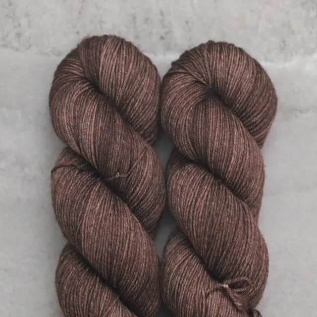 Madelinetosh Woolcycle Sport Pecan Hull Wolle Upcycling