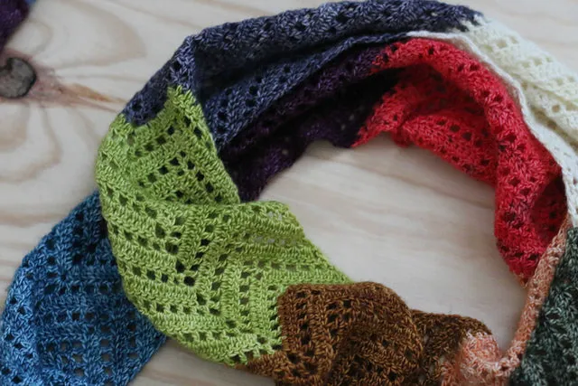 Madelinetosh 12 Days Scarf Häkelanleitung PDF Tamara Kelly