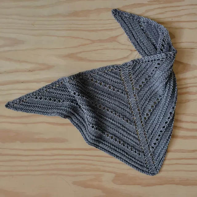 Madelinetosh The Bandana Tuch Strickanleitung PDF