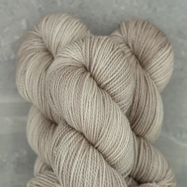 Madelinetosh Farm Twist Antique Lace Wolle 205 m