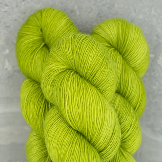 Madelinetosh Tosh Merino Light Grasshopper Fingering 384m