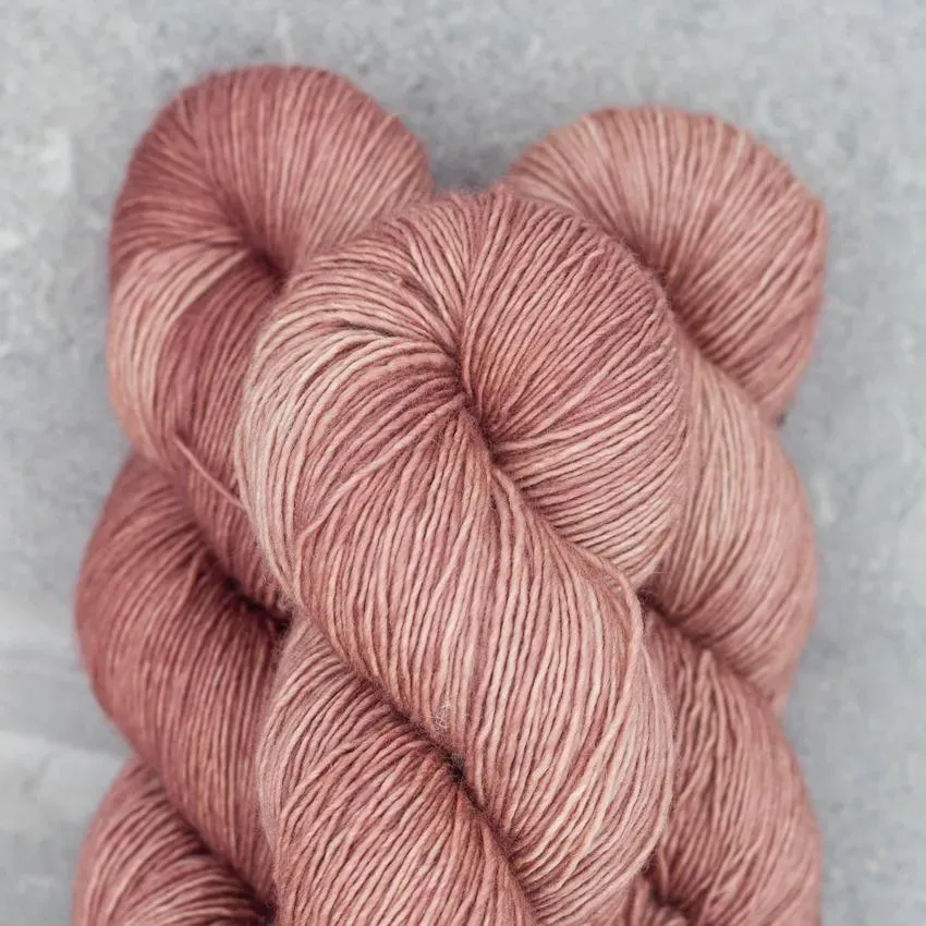 Madelinetosh Tosh Vintage Worsted Wolle Pink Mist Smoke Tree