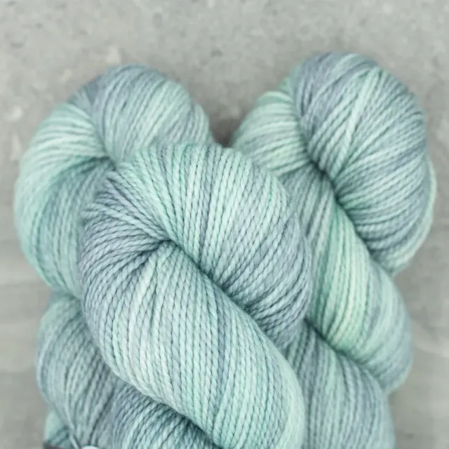 Madelinetosh Farm Twist Celadon DK Wolle 205m Merino