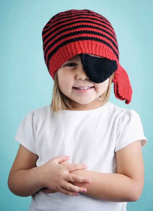 Blue Sky Fibers Ahoy Hat Strickanleitung Piratenmütze Kinder