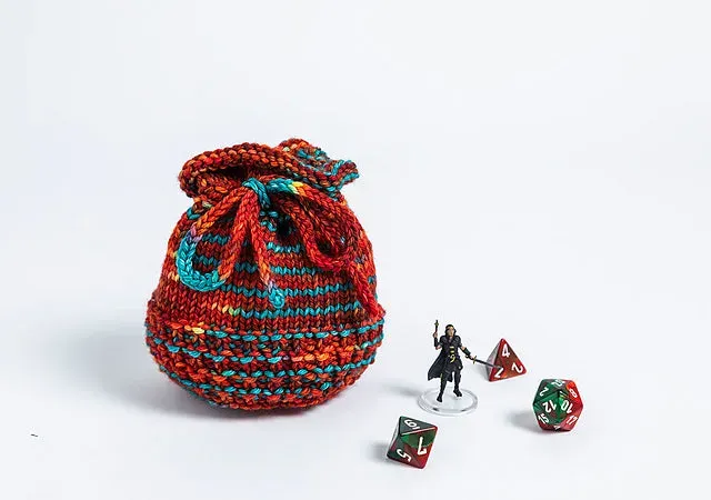 Madelinetosh Dragon Scale Dice Bag Strickanleitung PDF