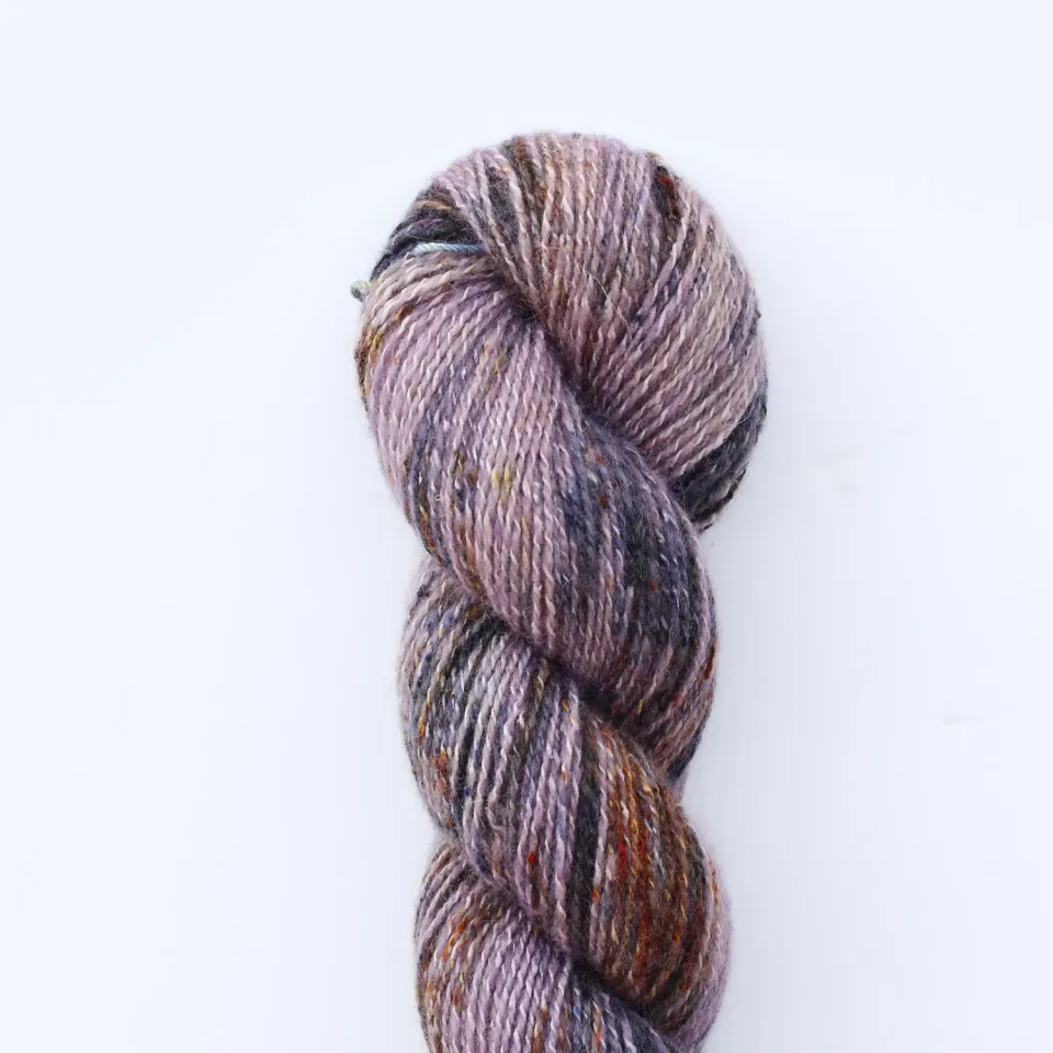 Madelinetosh Tosh Pebble Star Scatter Garn 205m Seide