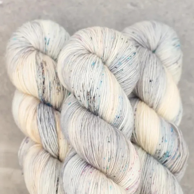 Madelinetosh Biggie Killing Me Softly Wolle Super Bulky