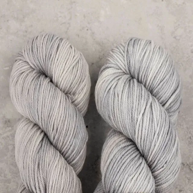 Madelinetosh Tosh DK Astrid Grey Strickgarn 205m Merinowolle