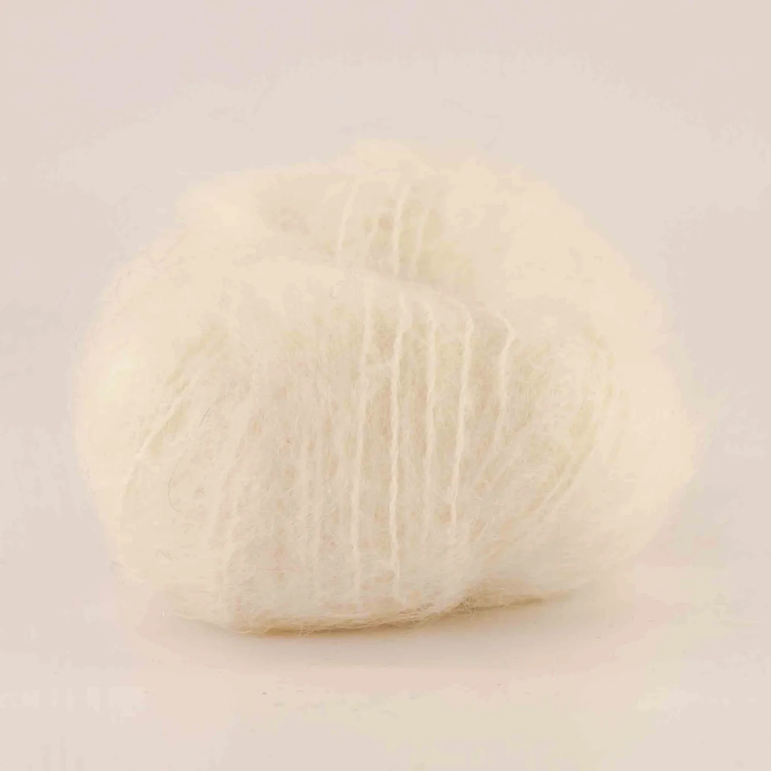 Cowgirlblues Fluffy Natural Mohair Garn natur handgefärbt