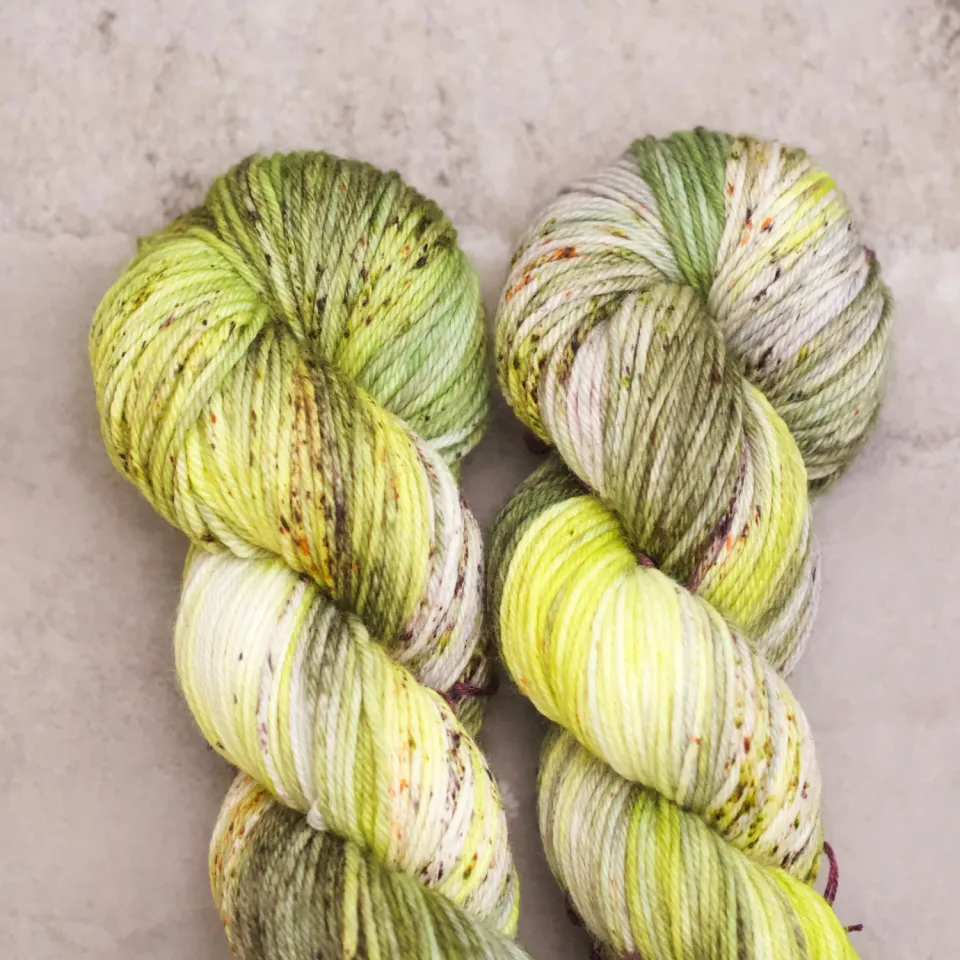Madelinetosh Tosh DK Strickwolle Farbe Demodog Superwash