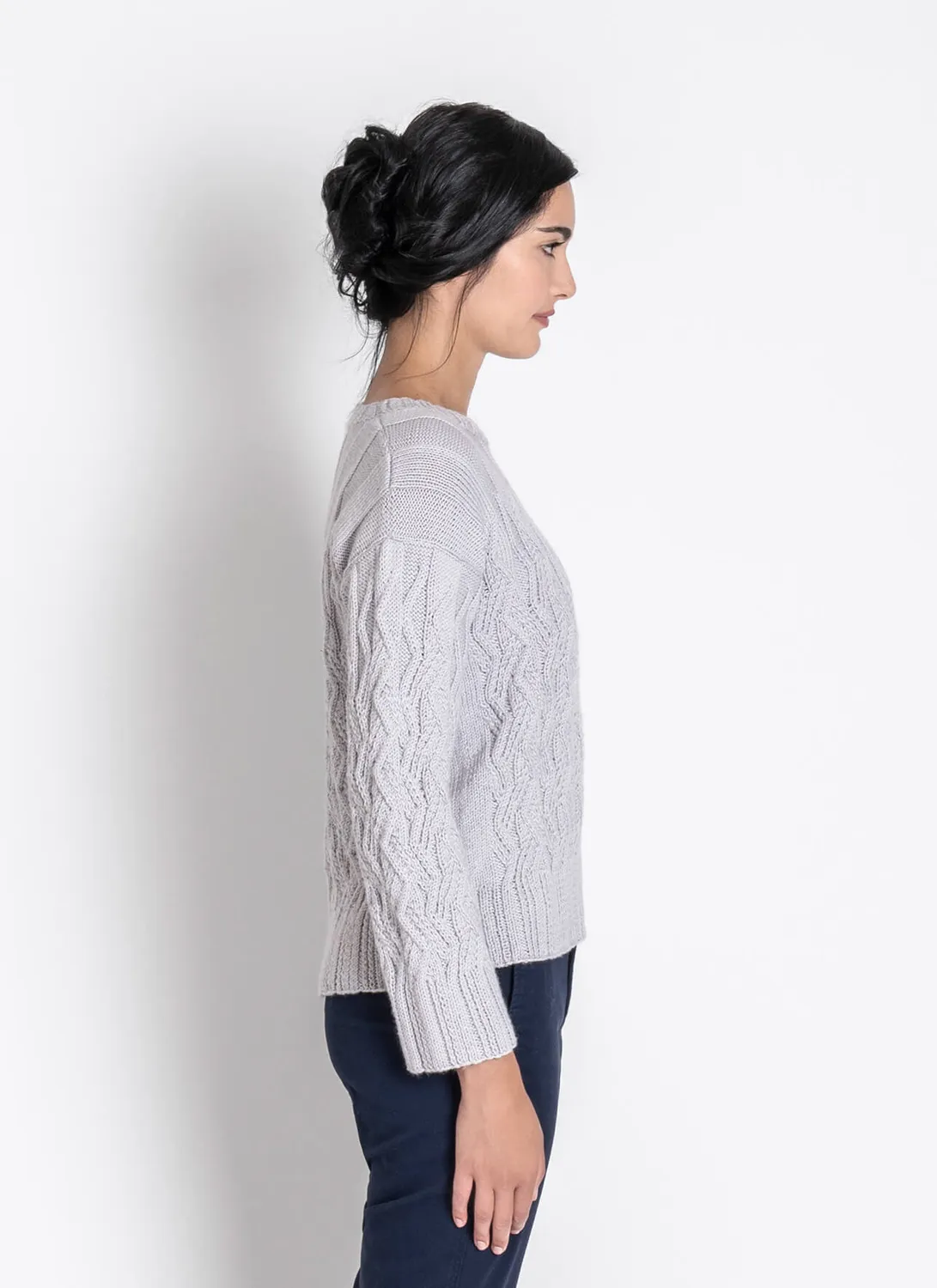 Blue Sky Fibers Classic Montevideo Pullover Strickanleitung Zopf