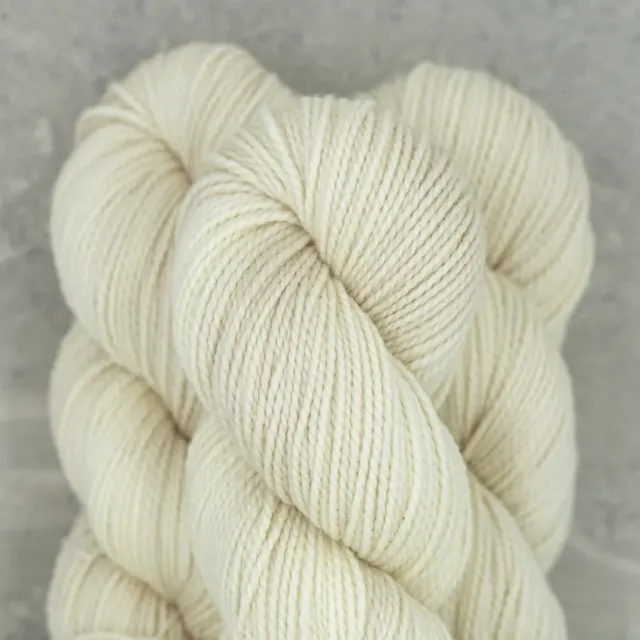 Madelinetosh Farm Twist Paper DK Wolle Superwash