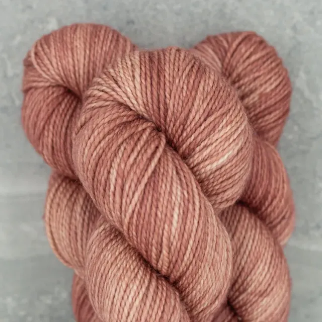 Madelinetosh Farm Twist Pink Mist Smoke Tree Wolle DK