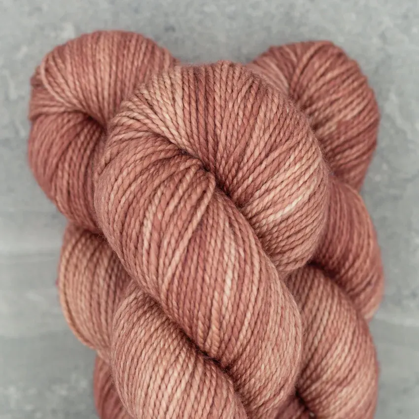 Madelinetosh Farm Twist Pink Mist Smoke Tree Wolle DK