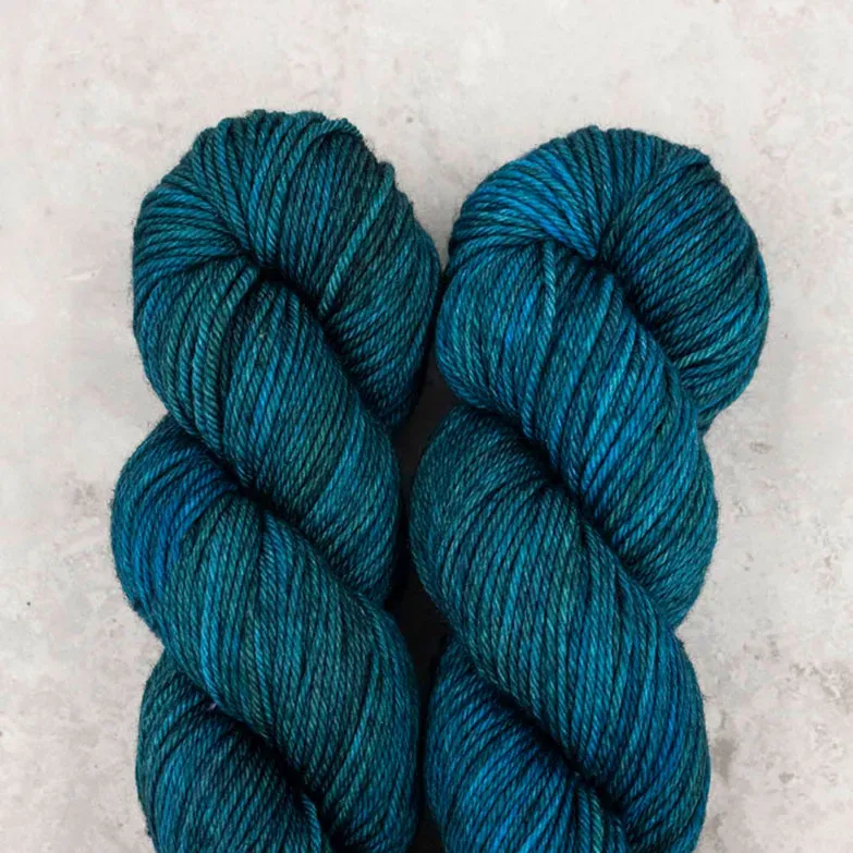 Madelinetosh Tosh DK Wolle Cousteau 4-fädig